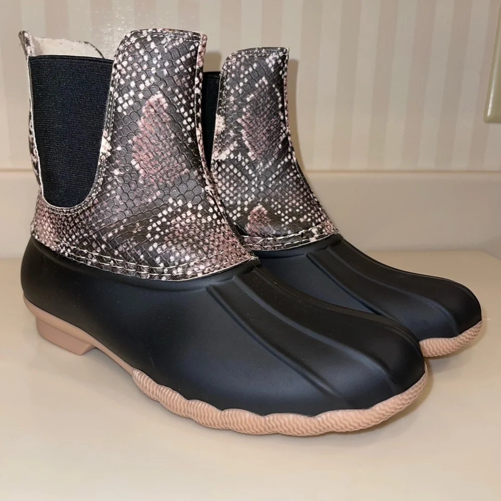 Outwoods Taupe And Black Snake Print Fleece Lined Duck Boots Rain Snow Boots